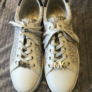NEW Michael Kors- Poppy Color - Block Logo Sneaker